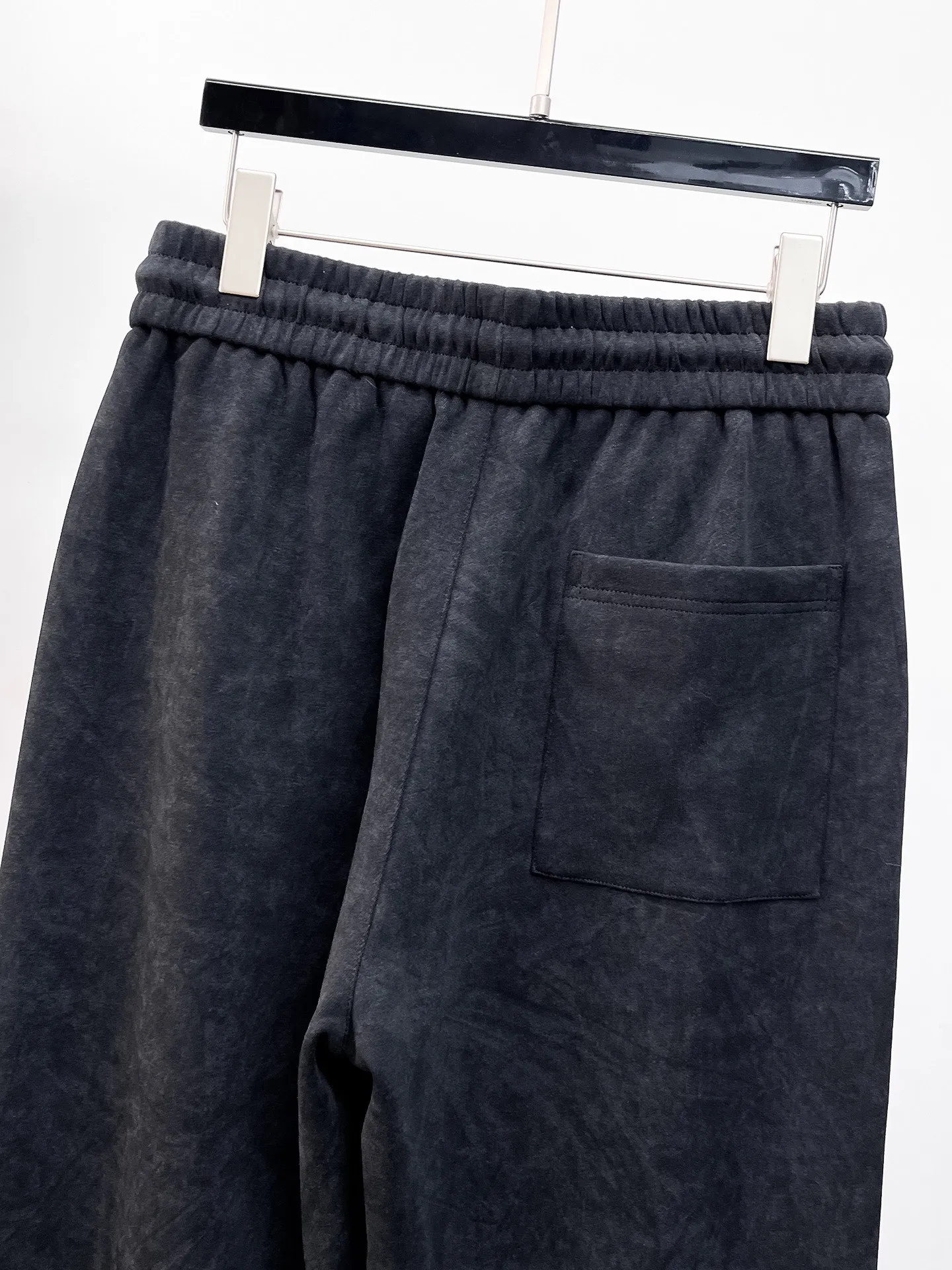 Balenciaga 🆕2026 Autumn and Winter New Arrival Casual Pants! The official website will be released simultaneously. Brand Classic LOGO casual pants, customized fabrics, excellent comfort and strong touch. Highly recognisable, perfect appearance and craftsmanship. Size:M-3XL